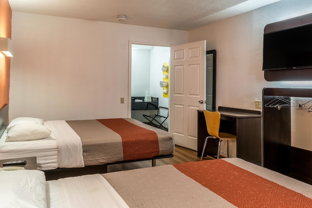 Motel6 Florence, KY - Cincinnati Airport 13/40