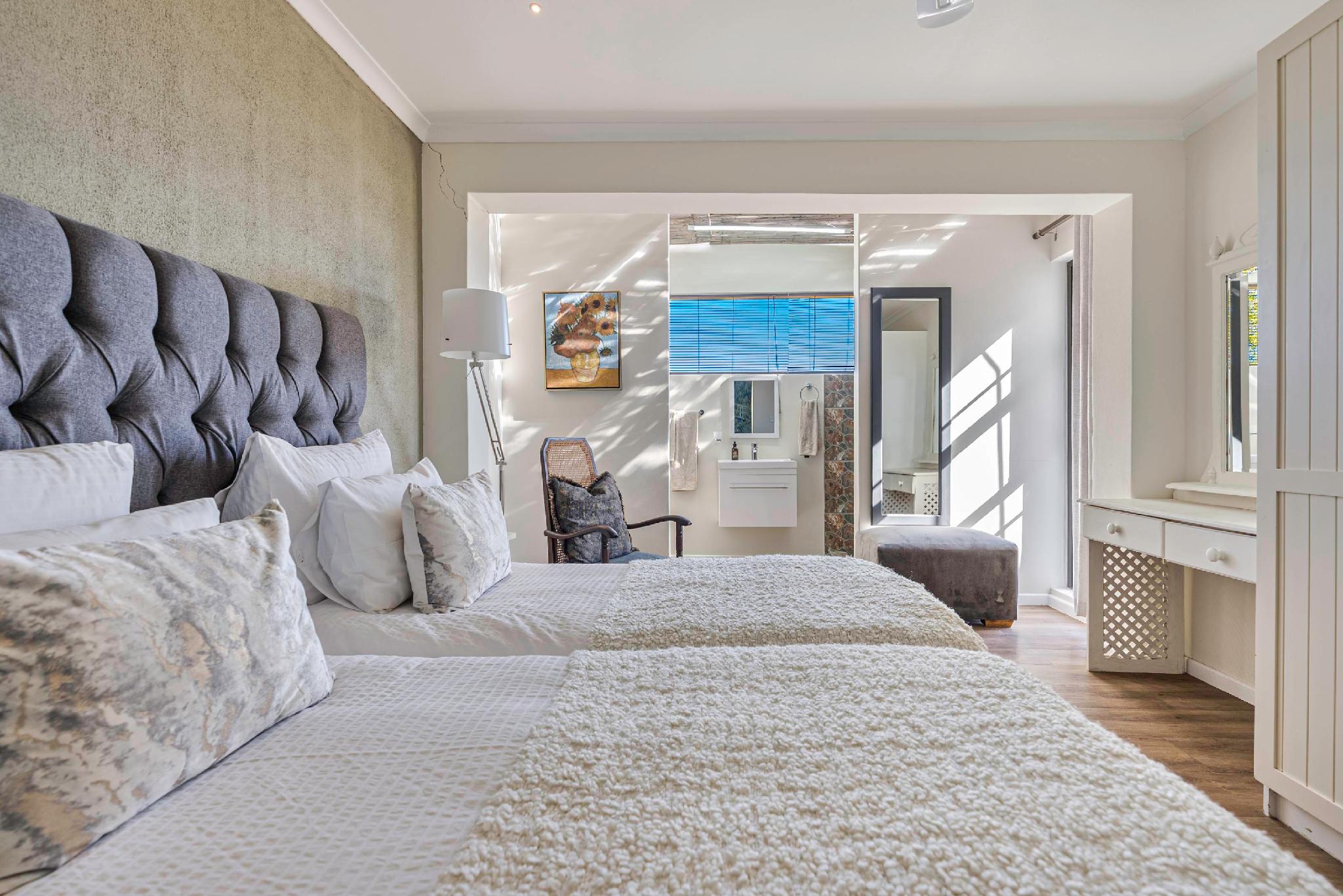 Comfy, Twin Beds