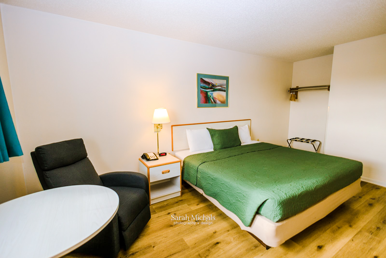 Mountain Host Motor Inn 10/28