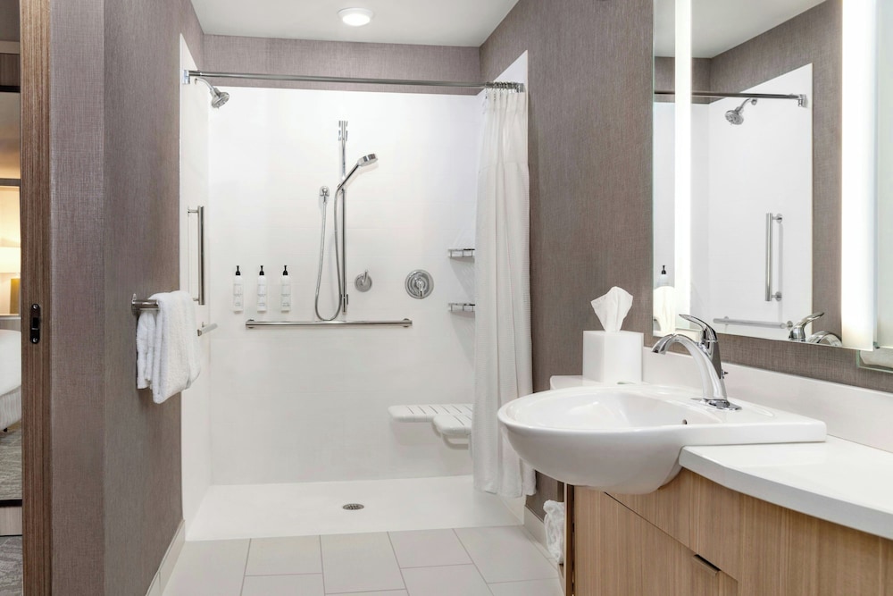 جناح بسريرين كوين مع سرير سحّاب إضافي لذوي الإعاقة، SpringHill Suites by Marriott Holland 4/6