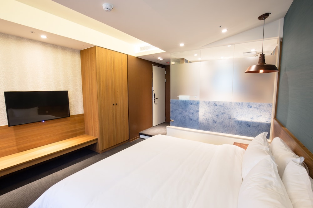 Walker Hotel Ximen 22/50