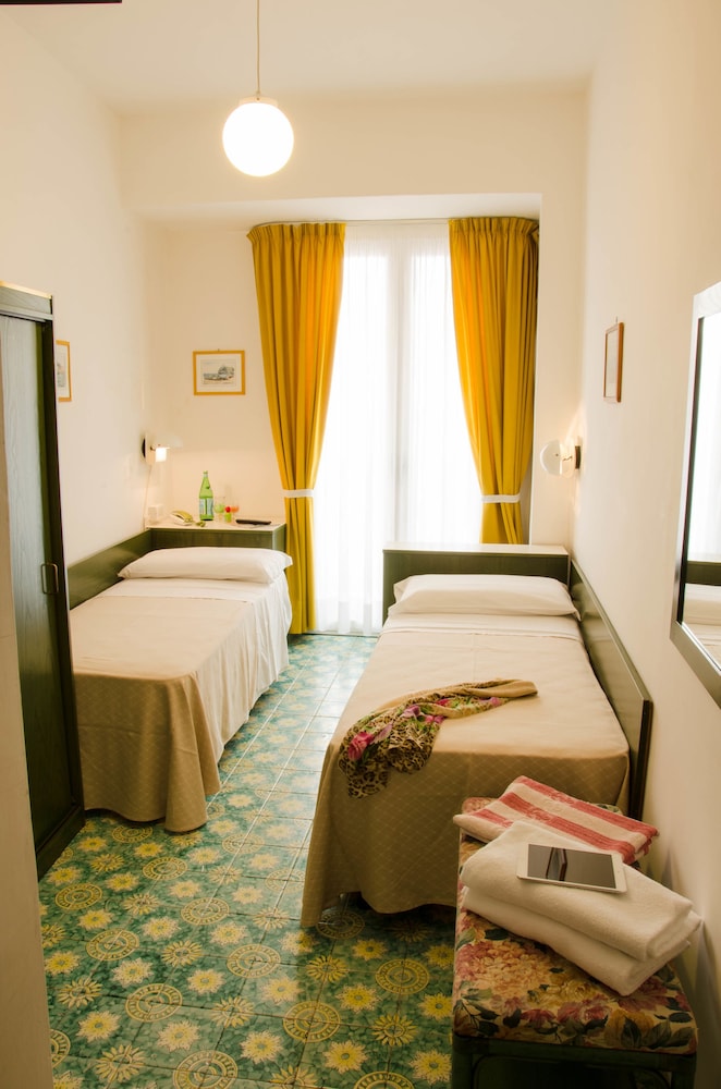 Hotel Ulisse 40/62