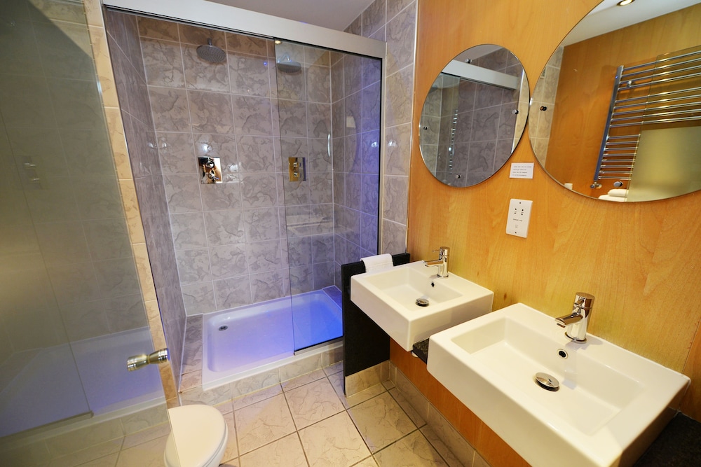 Glynhill Hotel 41/49