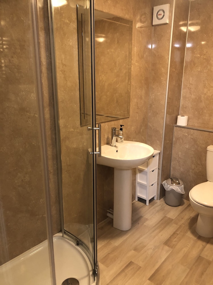 The Millcroft Hotel 48/50