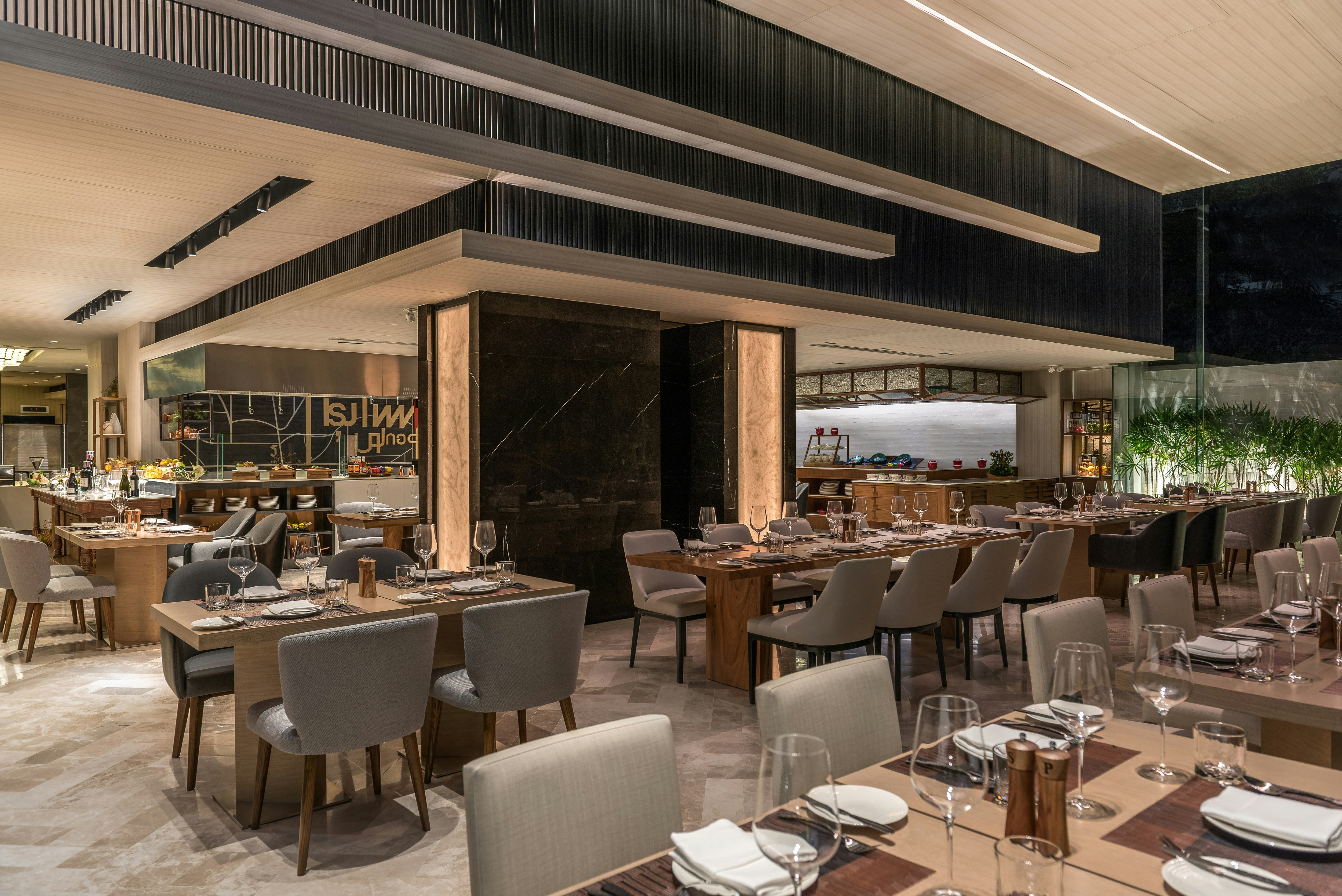 Doubletree By Hilton Bangkok Ploenchit As Formerly Majestic Grande Sukhumvit 34/51