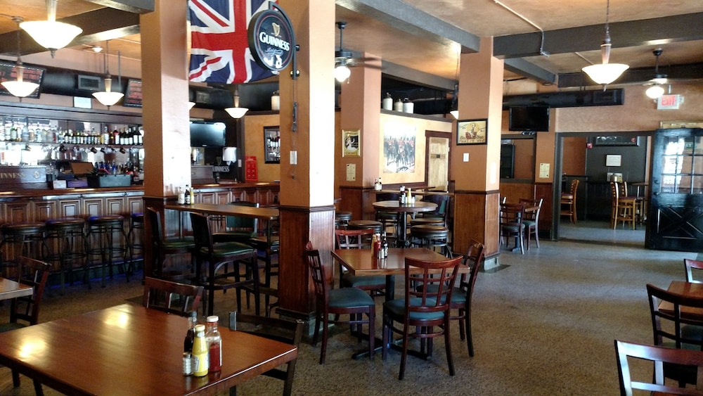The Old English Inn 45/57