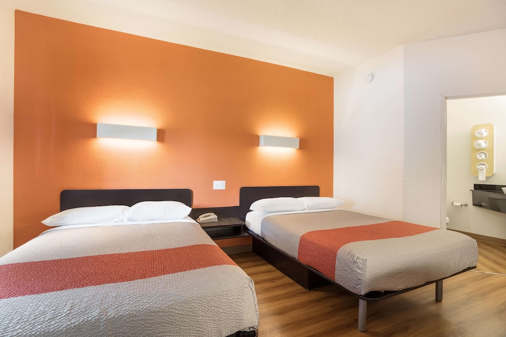 Motel6 Orlando, FL - International Dr 15/39