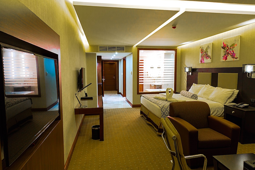 Olive Tree Hotel 10/50