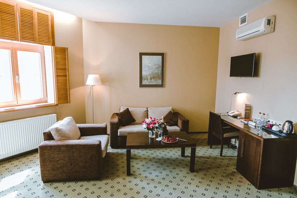 Hanza Hotel 40/56