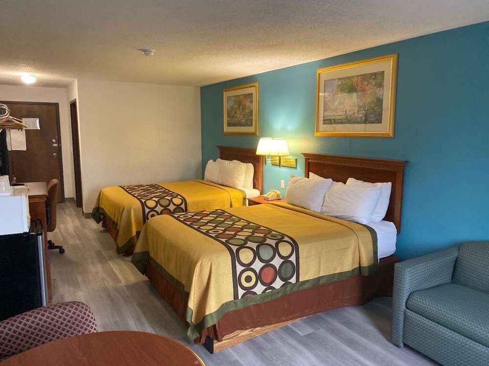Americas Best Value Inn West Frankfort 12/30