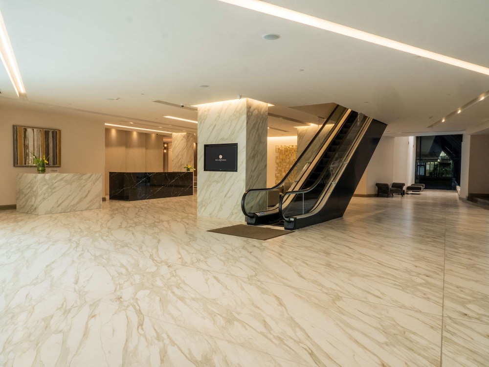 MS Milenium Monterrey Curio Collection by Hilton 7/77