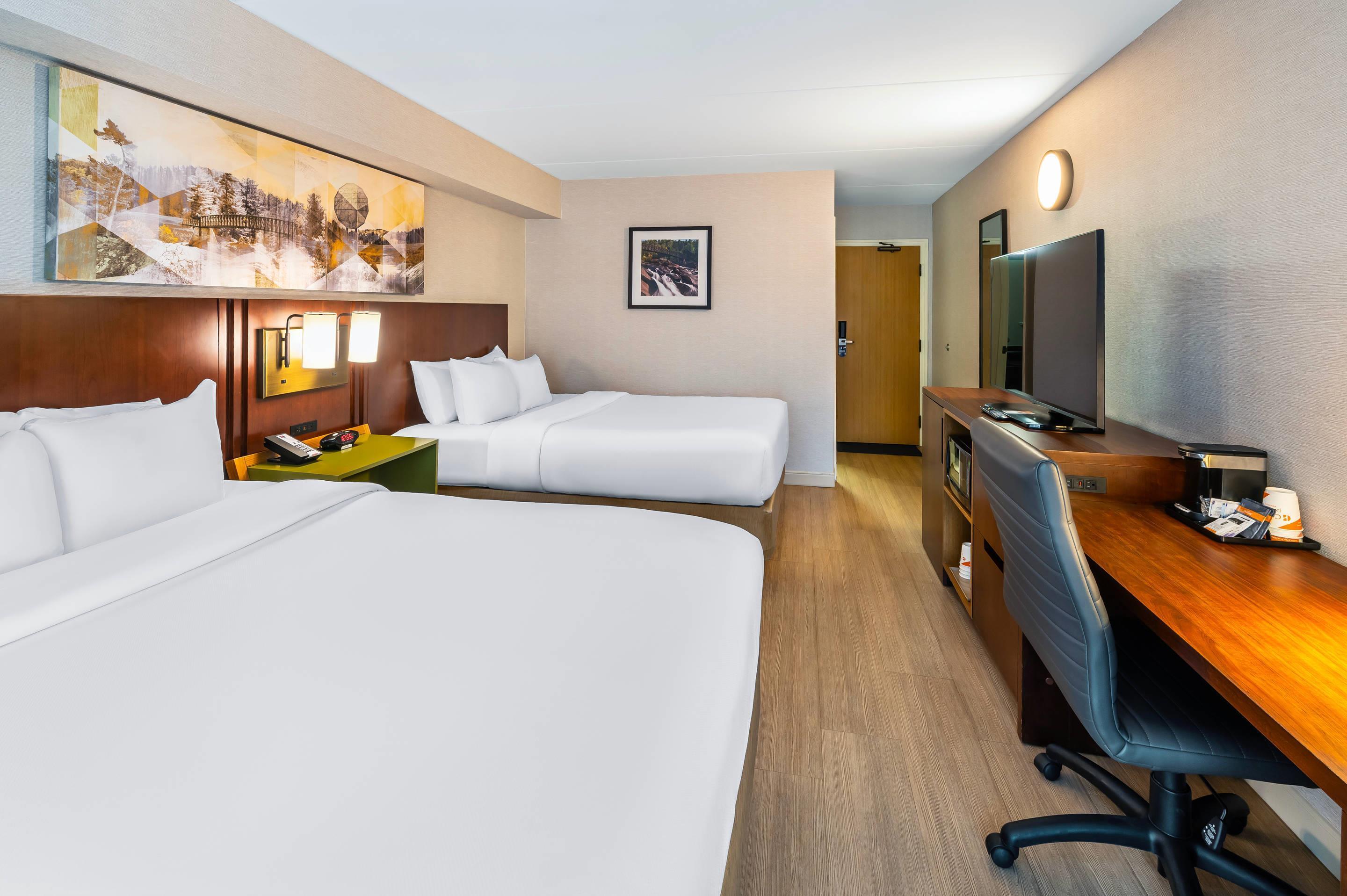 غرفة رباعية بسريرين كوين، Comfort Inn Sudbury East 2/6