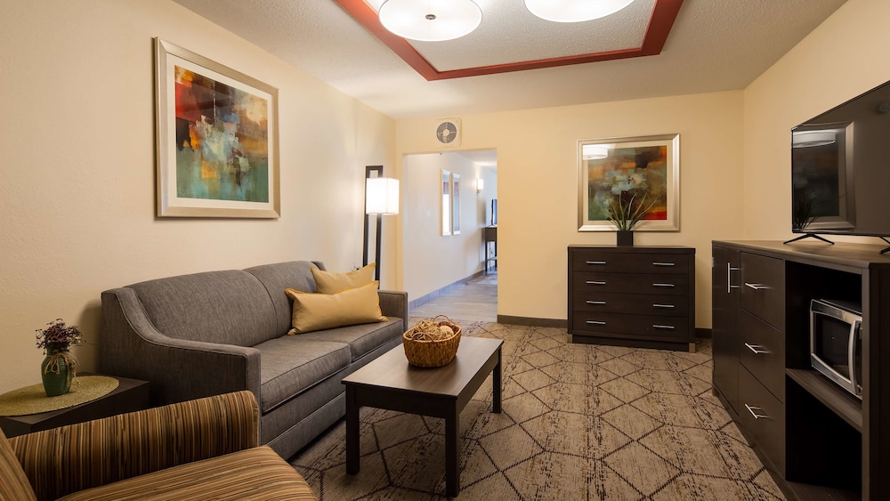 Best Western Nittany Inn Milroy 24/43