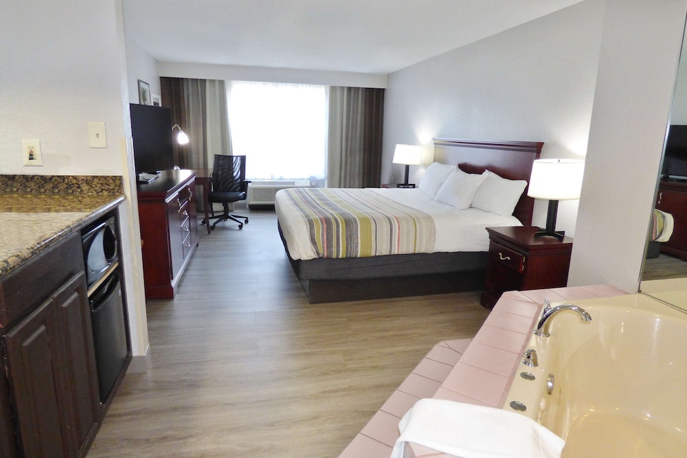 Country Inn & Suites by Radisson, Biloxi-Ocean Springs, MS 6/21