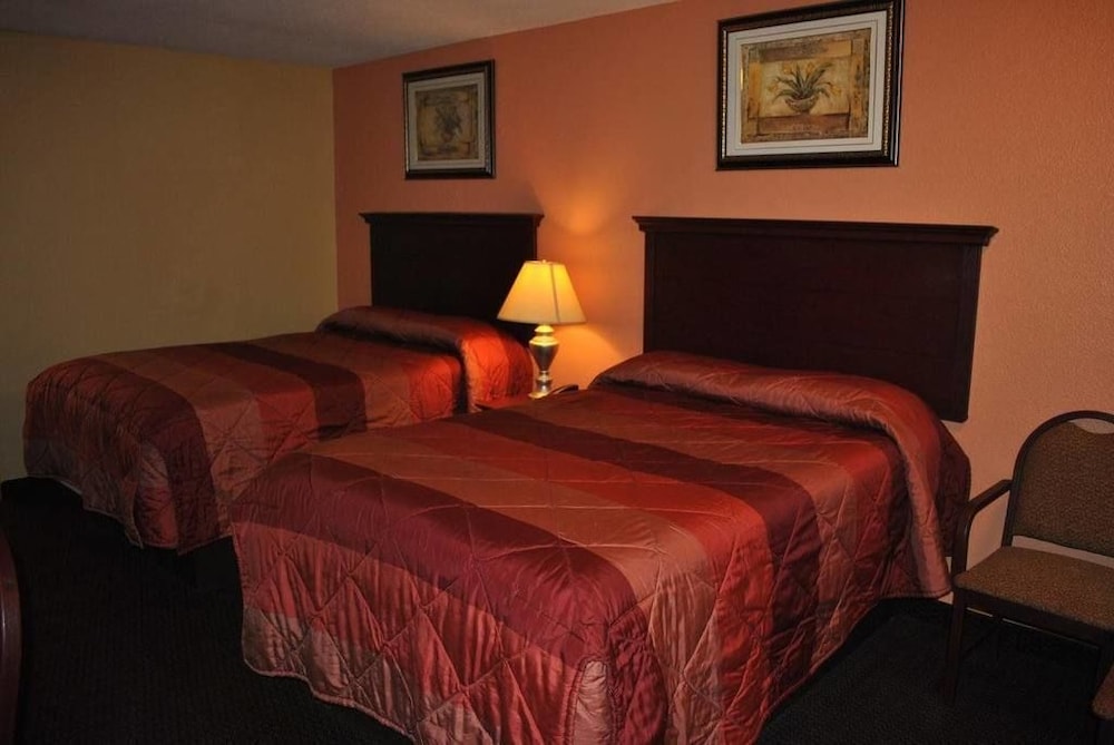 Executive Inn 16/35