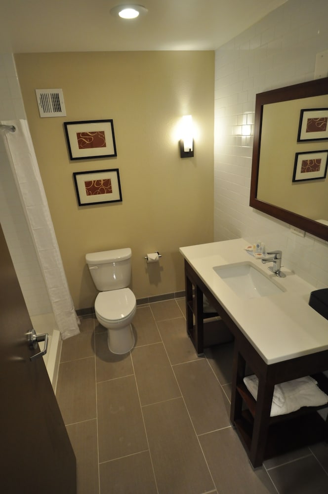 Comfort Inn and Suites Aberdeen Near Apg 15/49