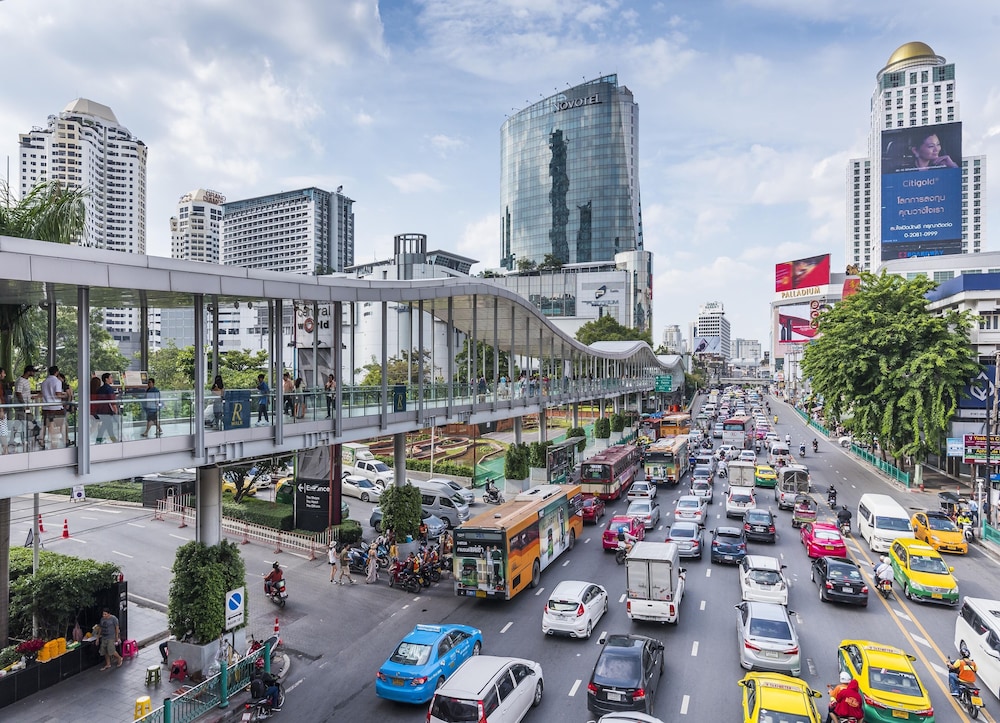 RakYim Siam - Sukhumvit 15 38/46