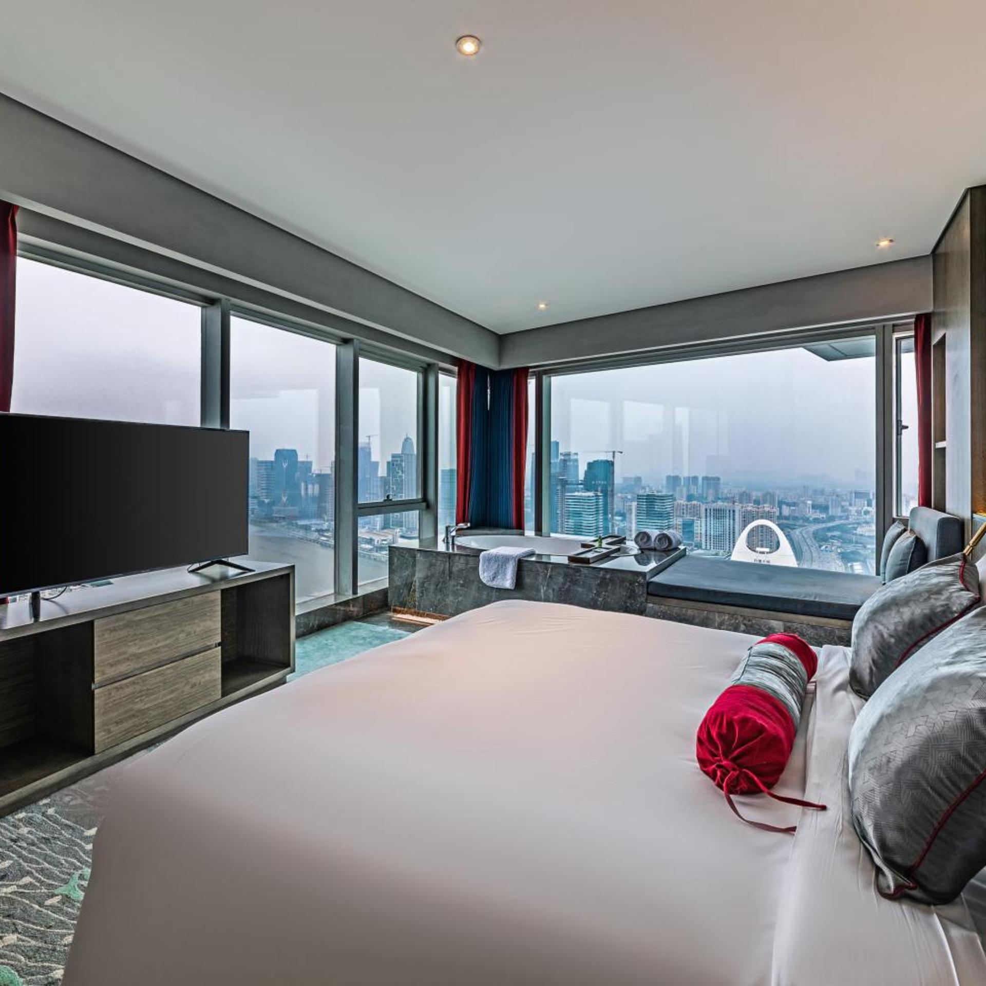 Elegant, Tower, Suite, River View