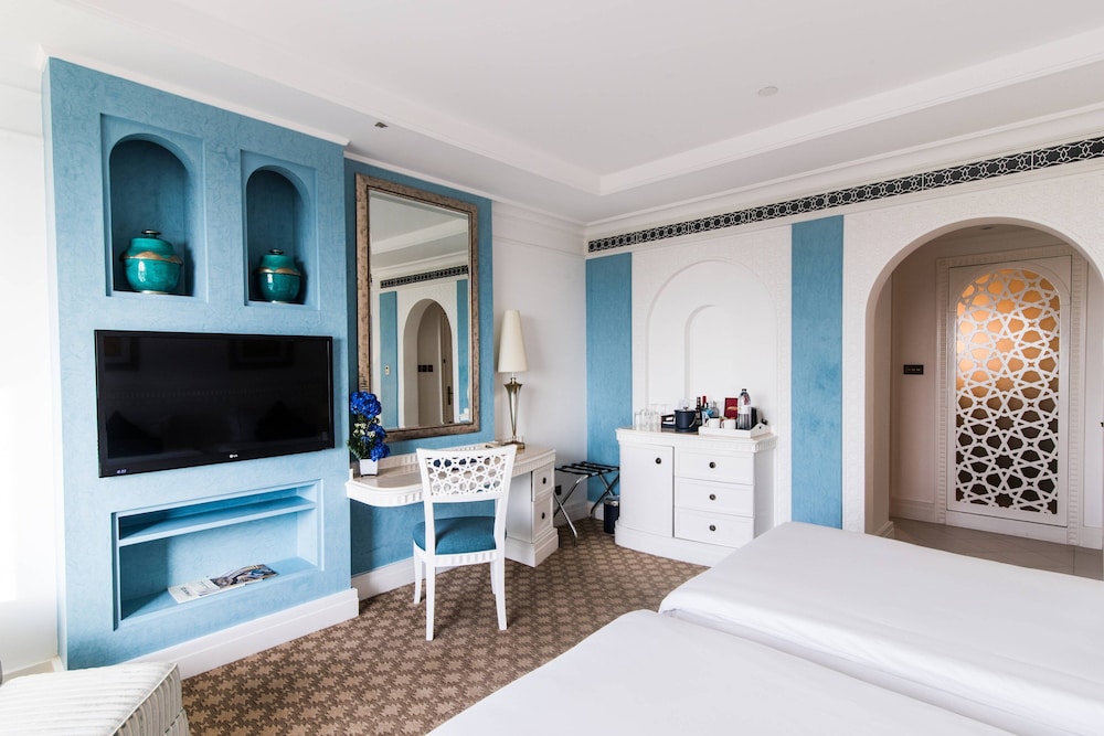 Al Habtoor Grand Resort, Autograph Collection 23/75