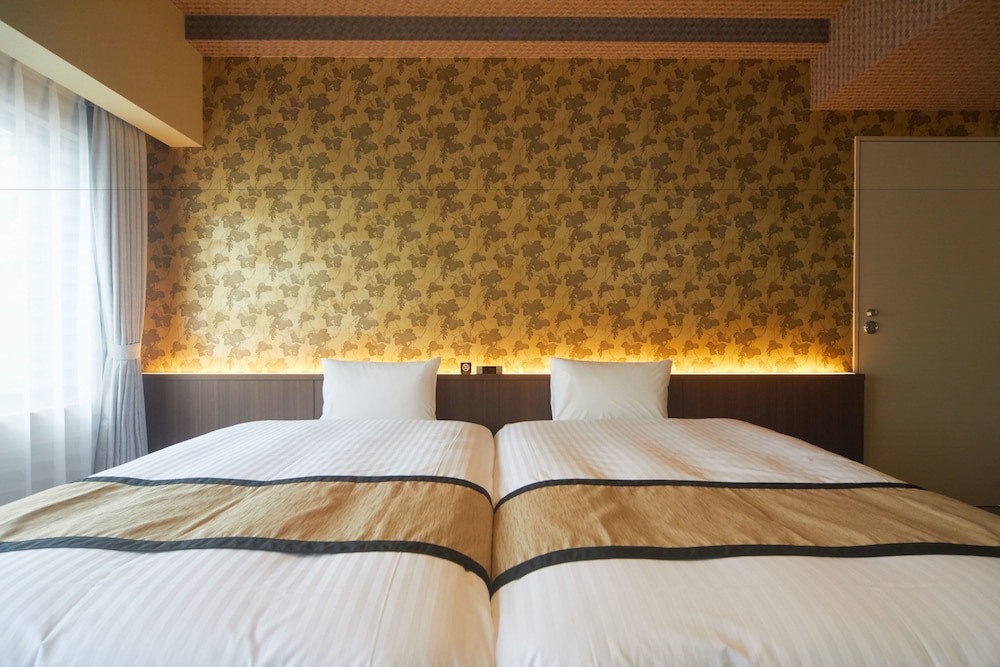 DELUXE, TWIN BEDS