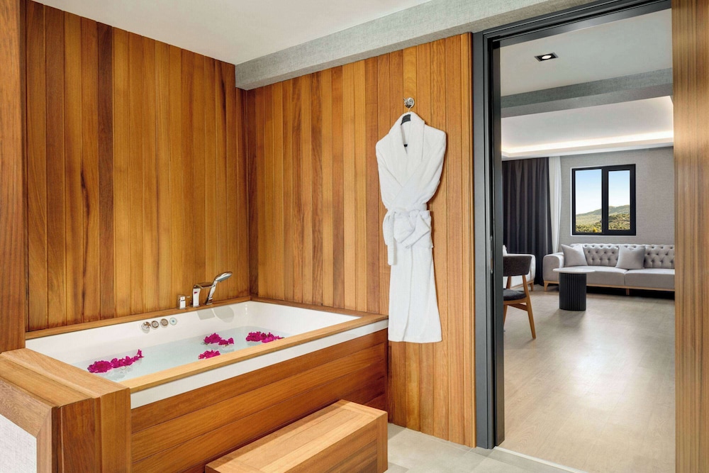 Ramada by Wyndham Dalaman 64/64