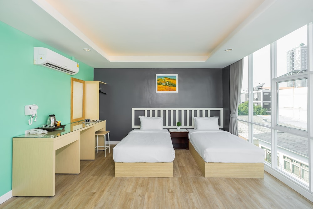 Ratchada Point Hotel 20/57