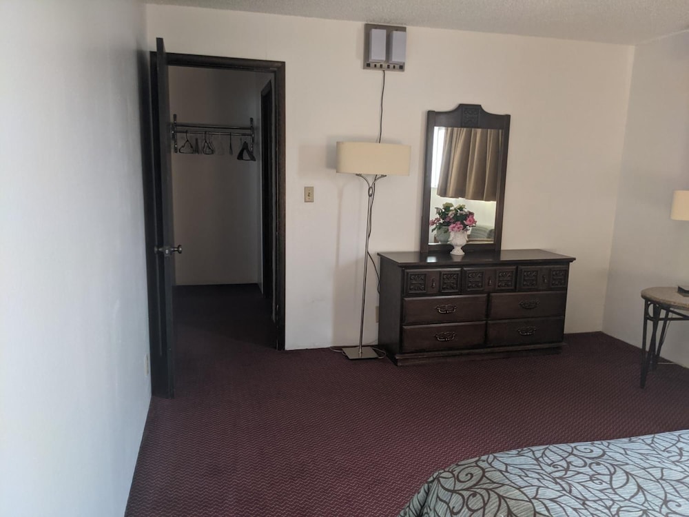 Cabana Inn 30/53