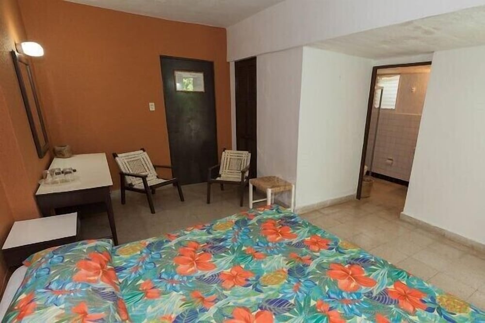 Los Flamingos Hotel 19/47