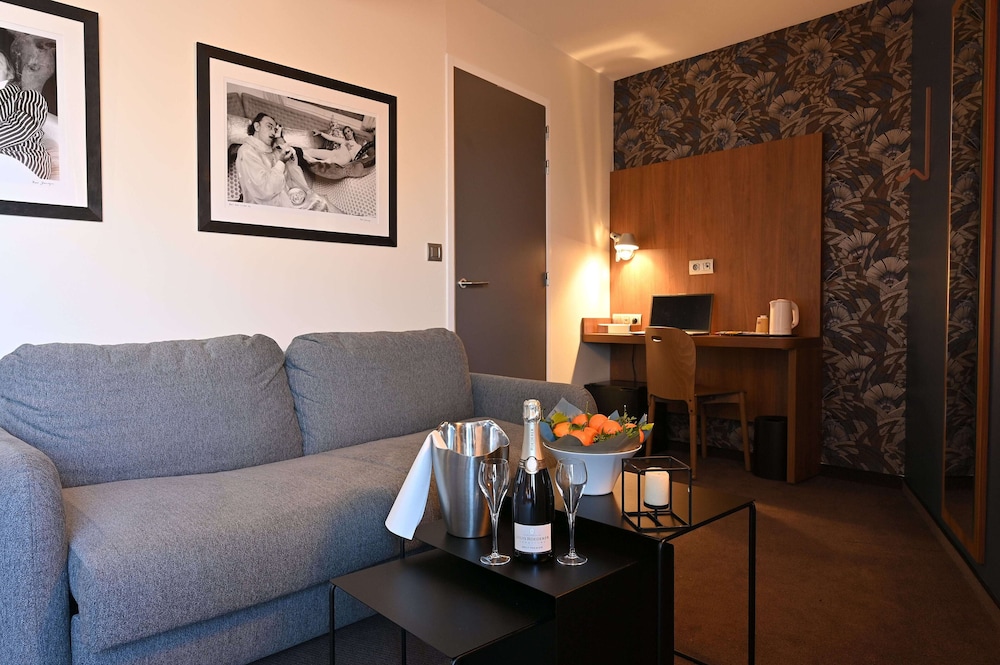Park Hotel 49/73