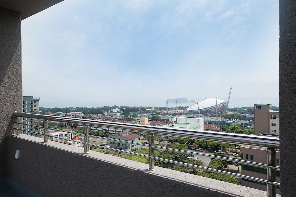Hotel California Jeju 3/35