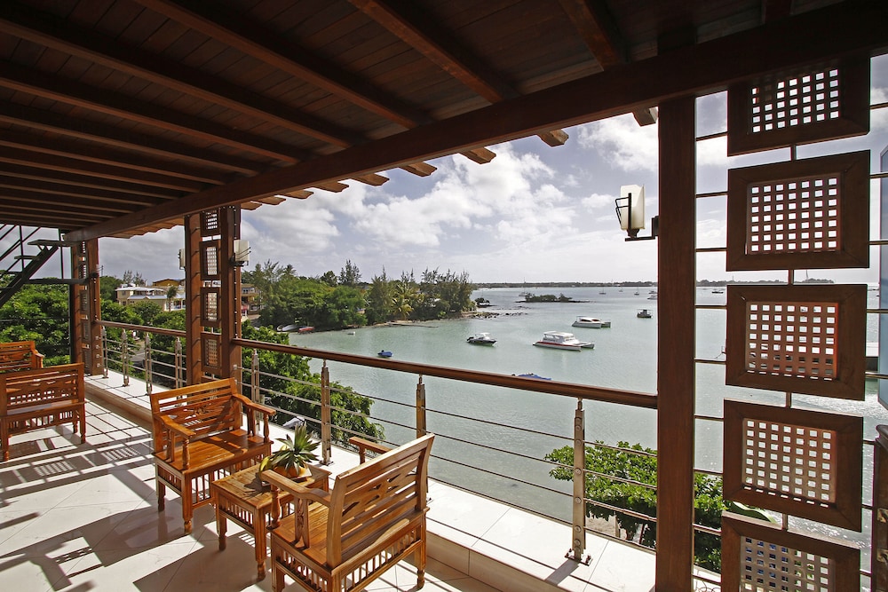 Azure Beach Boutique Hotel 5/22