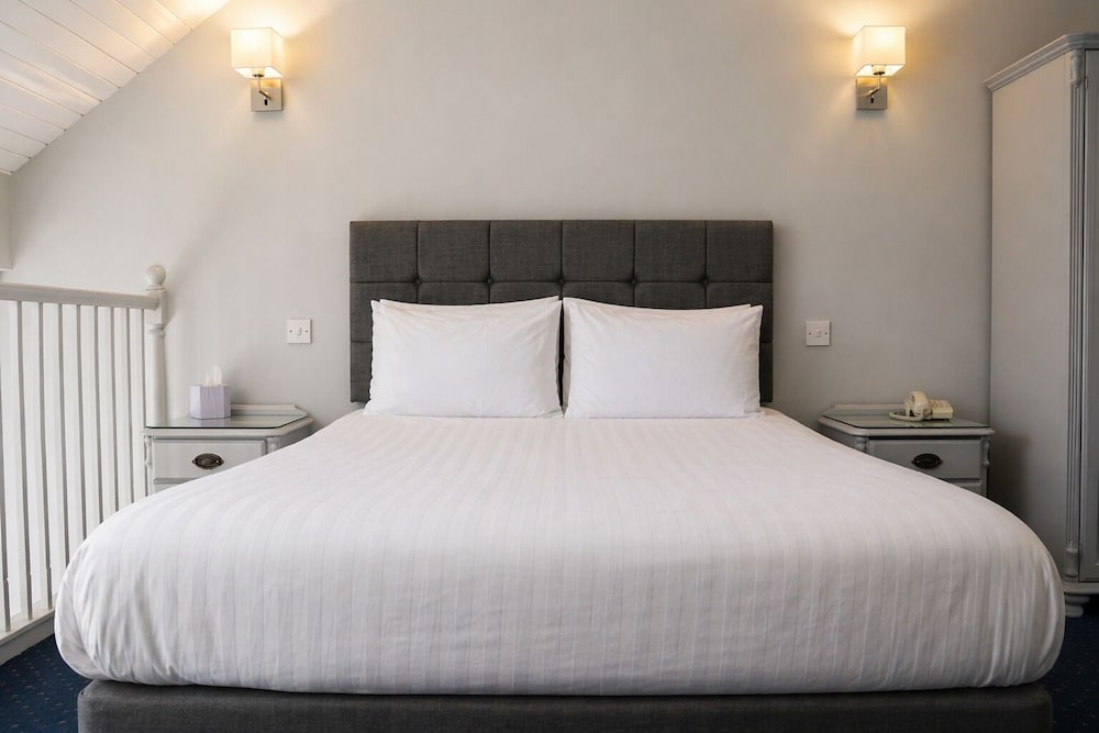 1 Bedroom, Mezzanine, Superior, Suite, King Bed