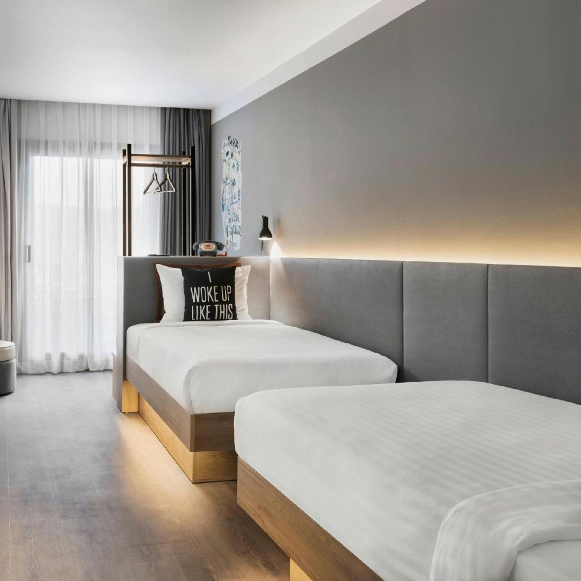Moxy, Twin Beds, City View, Balcony