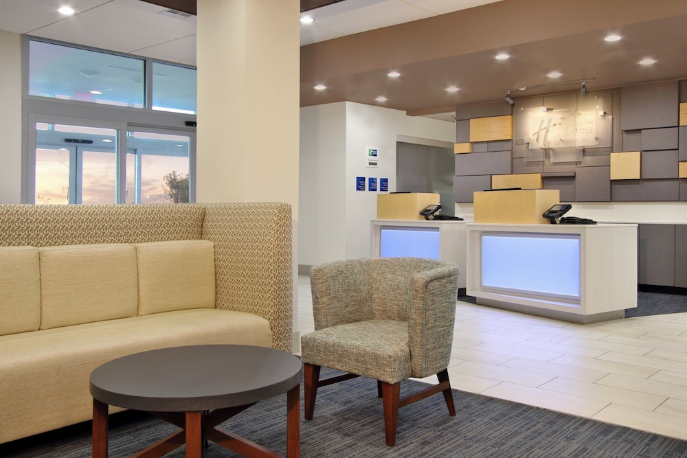 Holiday Inn Express And Suites Katy 8/54