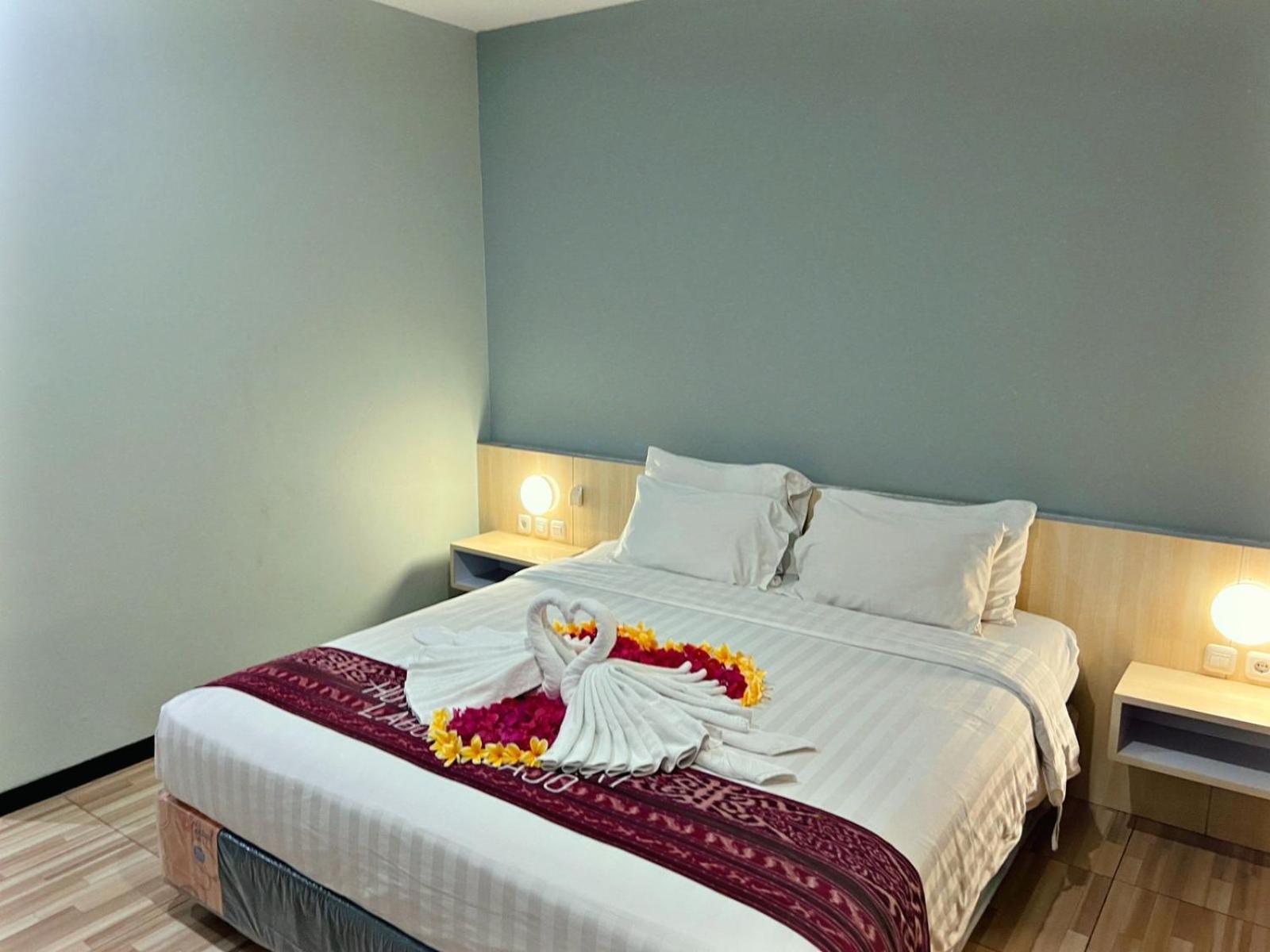 Matahari Hotel 8/32