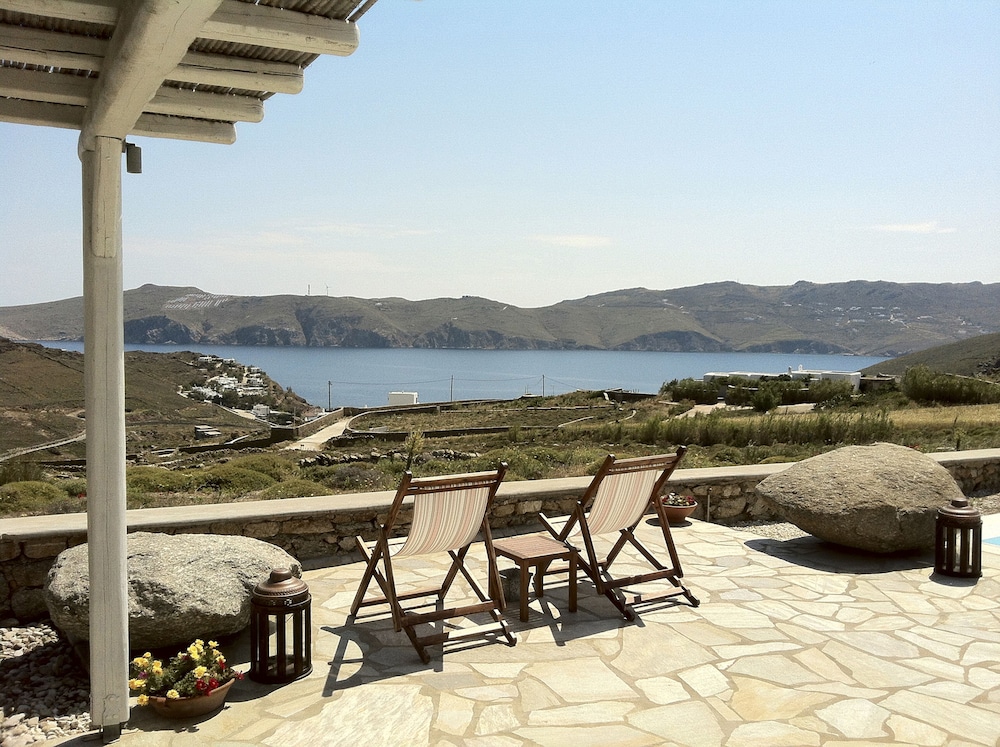 Yakinthos Residence 29/50