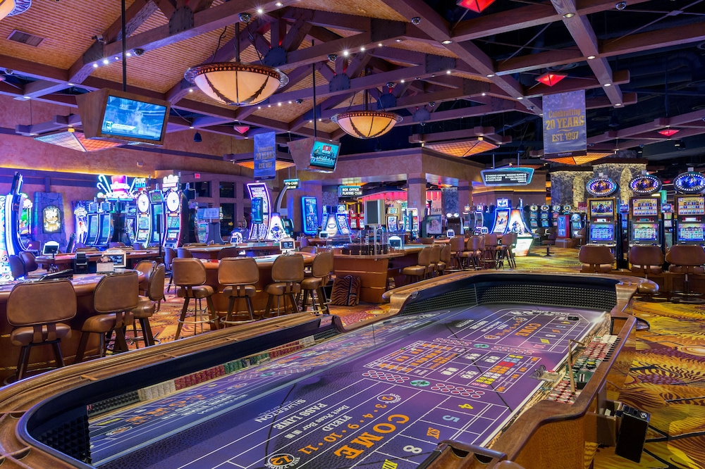 Silverton Casino Hotel 8/48