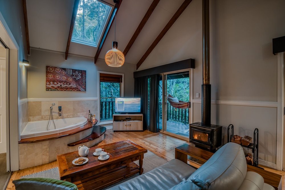NARROWS ESCAPE RAINFOREST RETREAT 24/50