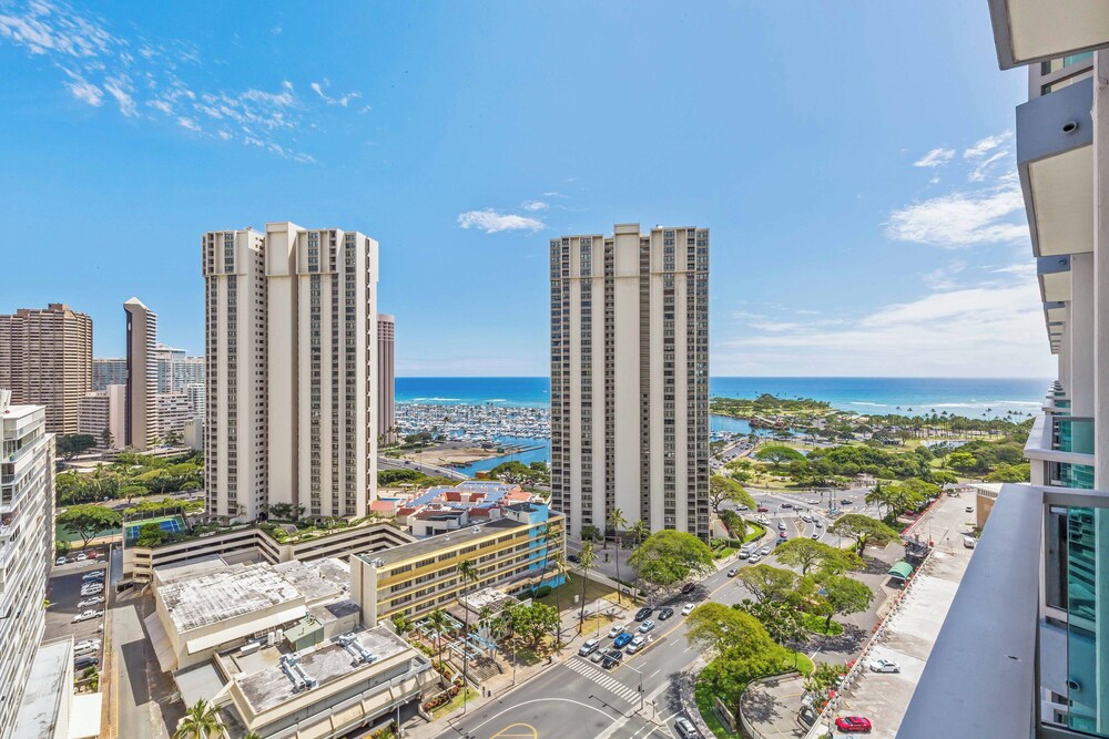 Castle at Ala Moana Hotel 56/59