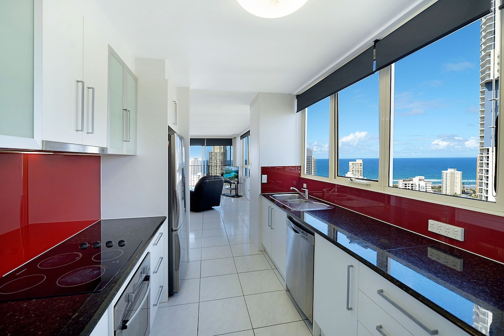 Condor Ocean View Apartments 31/74