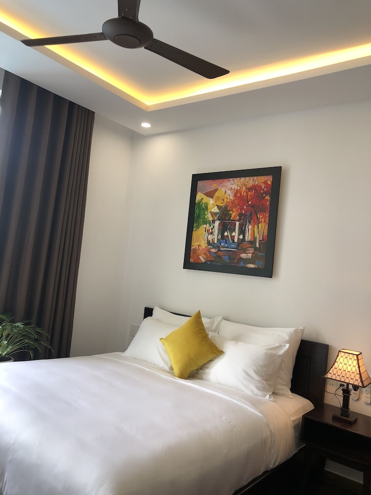 SUPERIOR, DOUBLE OR TWIN BED