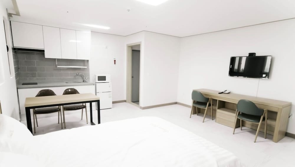 Daecheon 323 Condo 12/30