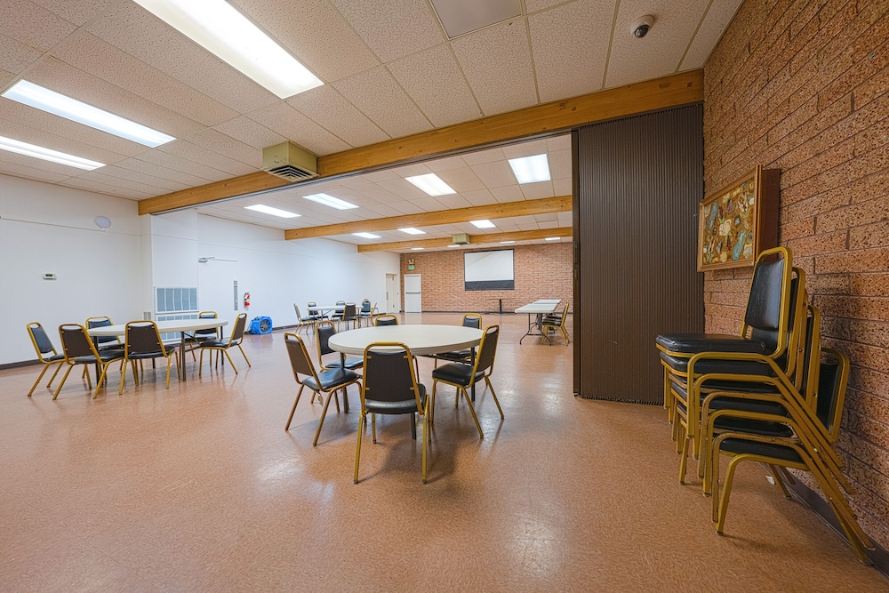 Travelodge Inn & Suites by Wyndham Saint Helens OR 25/37