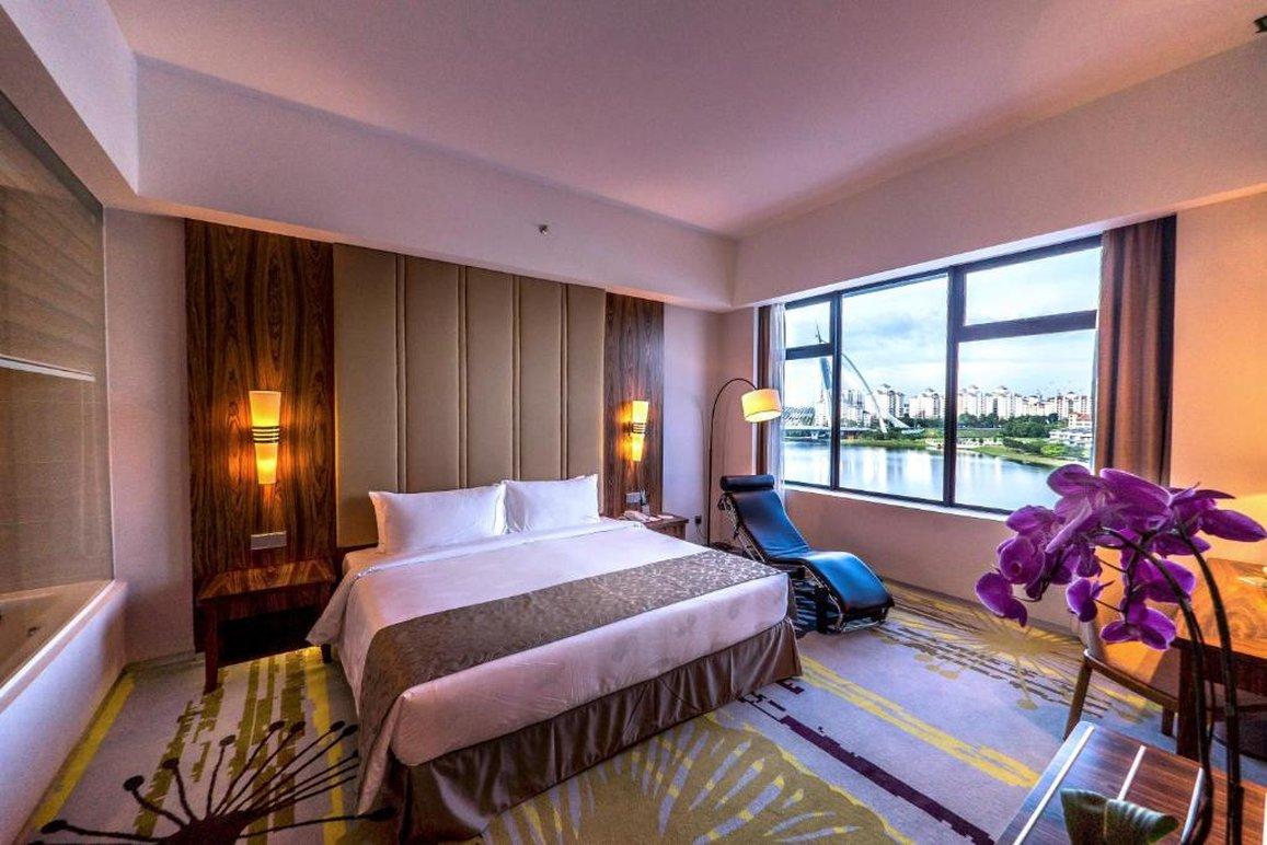 Room, Double Bed, Lake View
