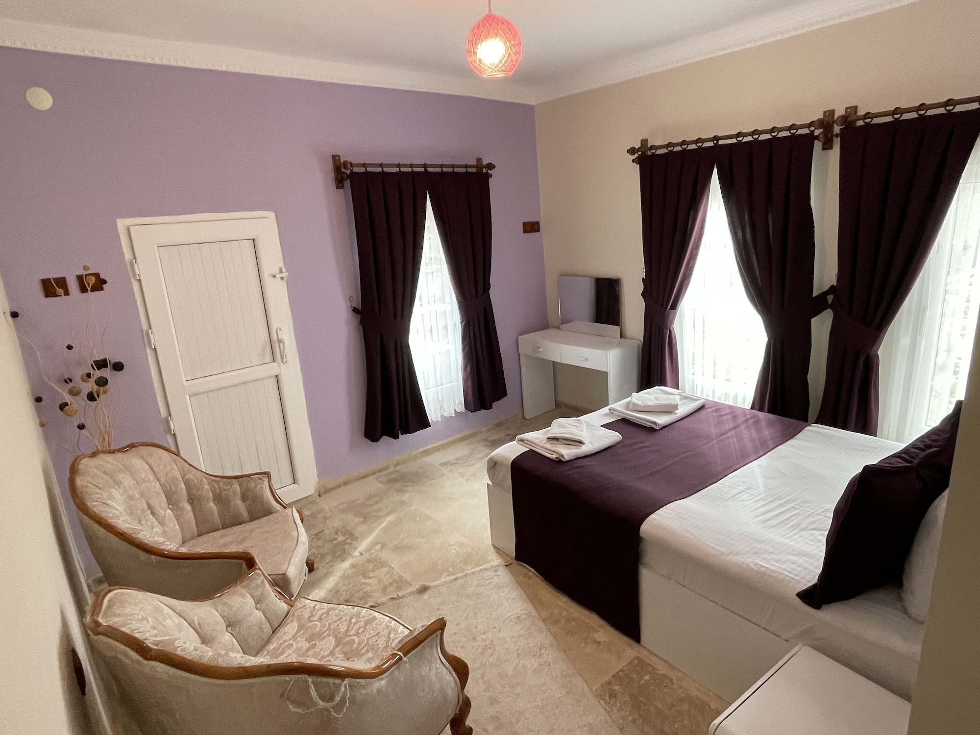 1 BEDROOM, BASIC, DOUBLE BED, VALLEY VIEW