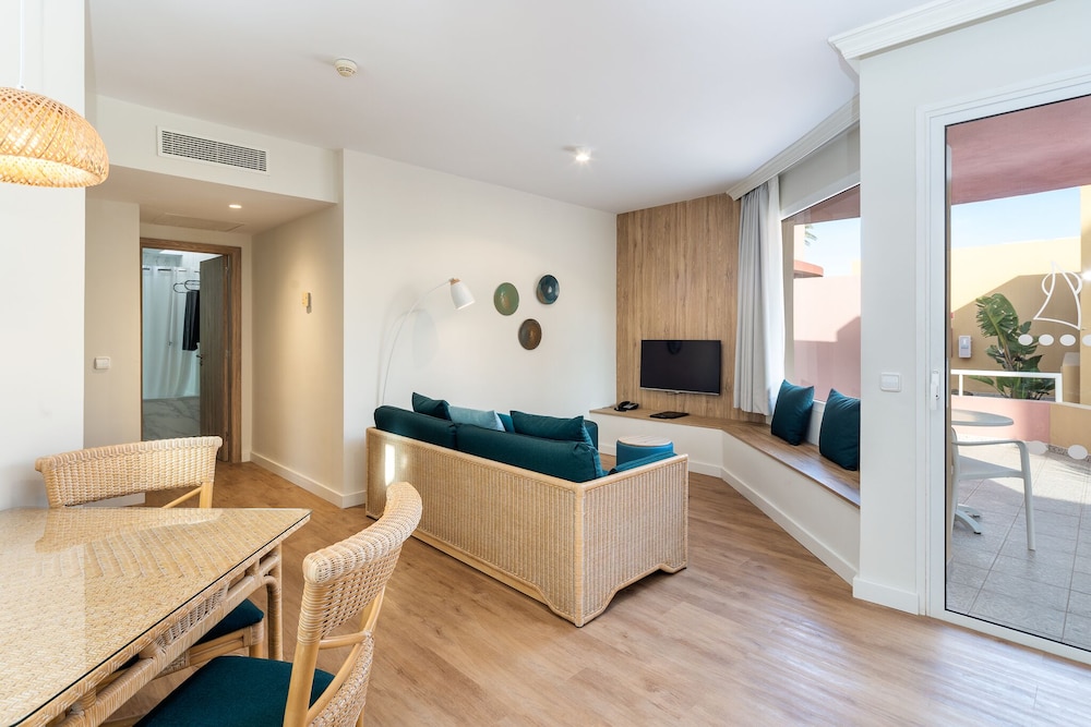 Hotel Esmeralda Maris by LIVVO 54/71