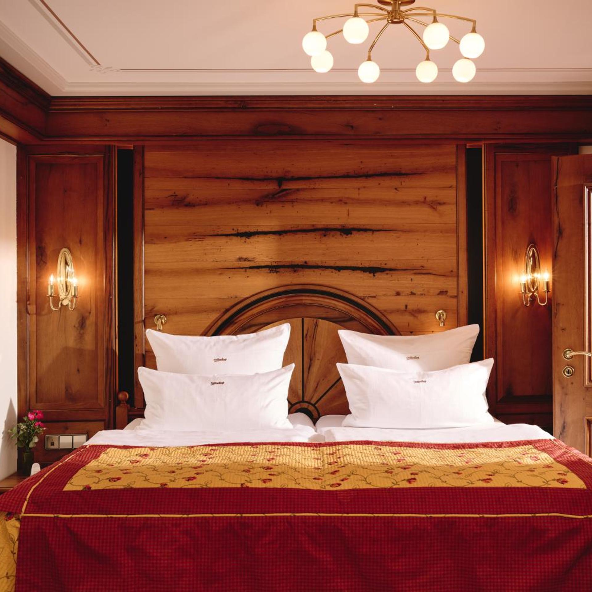 Type 2, Suite, King Bed, Valley View