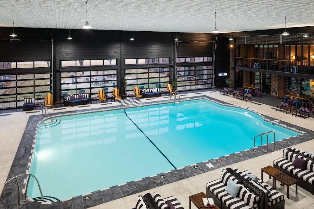 The Highlander Hotel Iowa City, an Ascend Collection Hotel 34/58