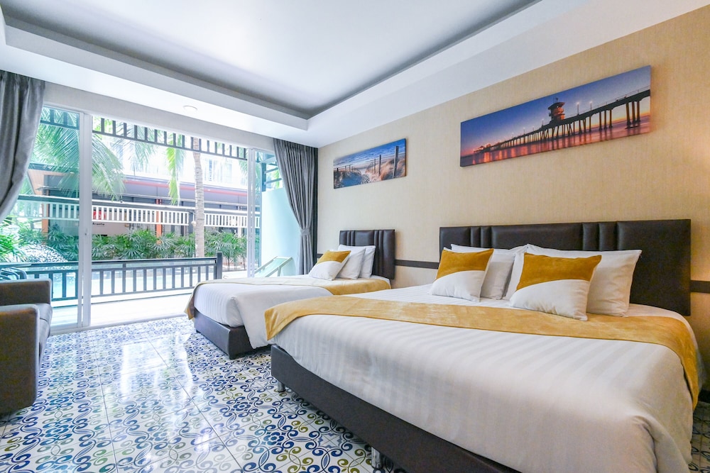 ROOM, TRIPLE, POOL ACCESS