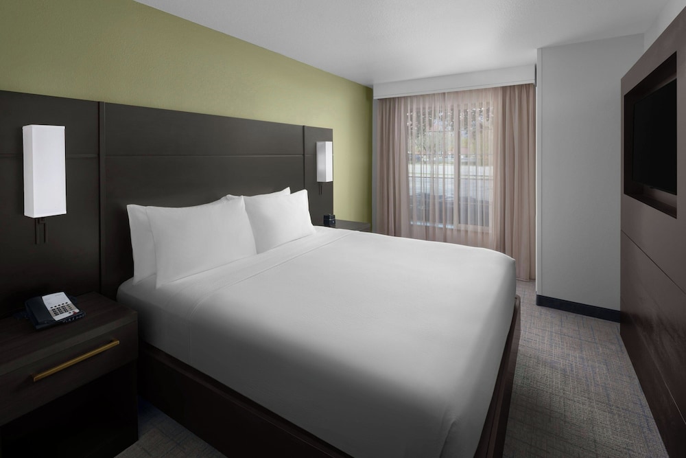 2 Bedrooms, Single, 2 Double Beds, Accessible